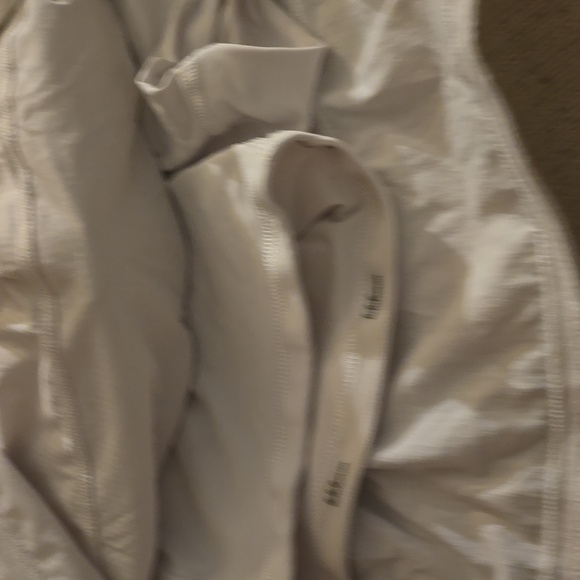 Lululemon - Picture 3 of 5